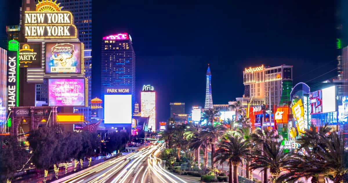 A roller coaster in the middle of a city photo – Free Las vegas strip Image  on Unsplash